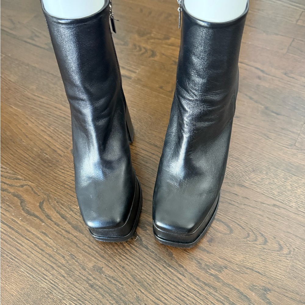 SCHUTZ Black Leather Platform Heeled Boot